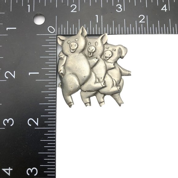 Vintage Mali Three Pigs Dancing Smiling Silver Tone Metal Signed Whimsical - Picture 5 of 5